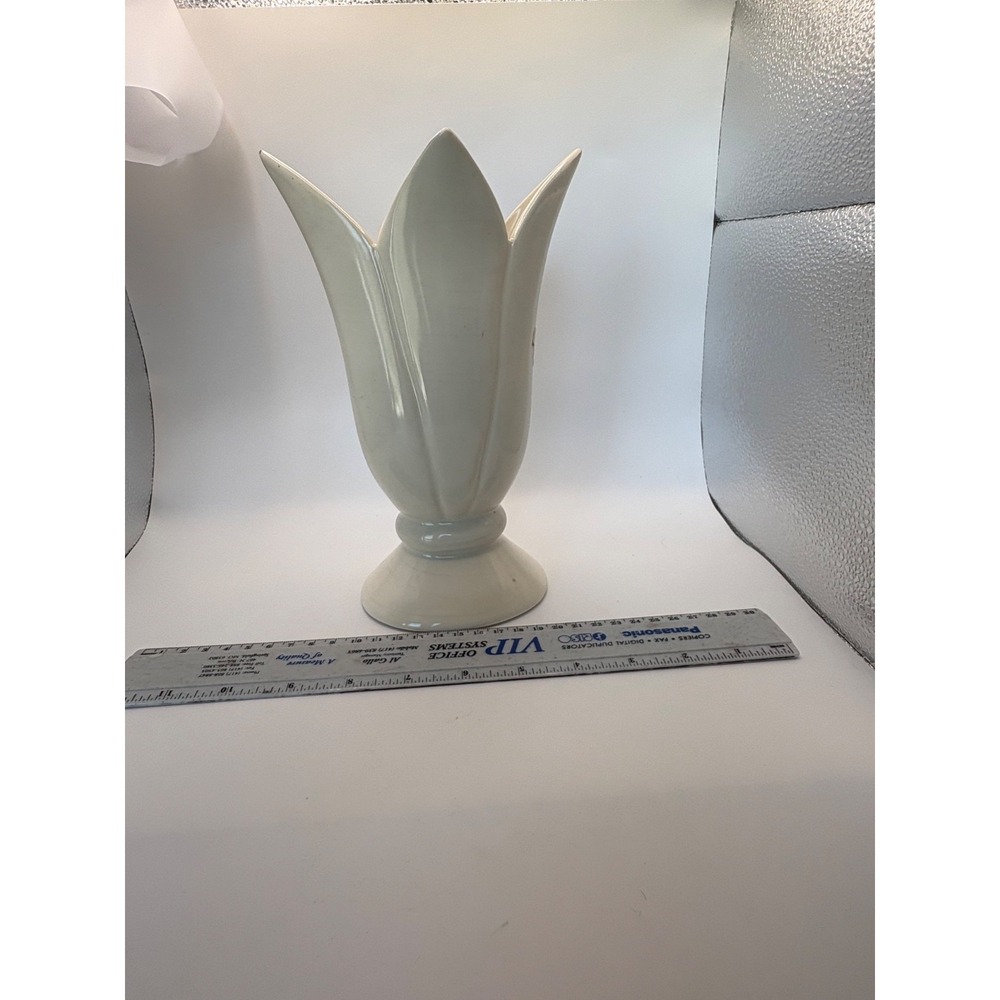 Vintage MCM IvoryTulip Leaf Vase Footed Art Pottery 9.5"